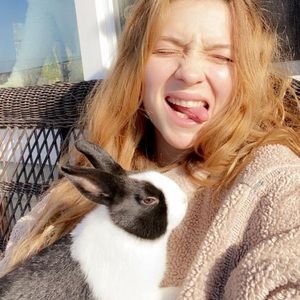 Meet your Posher, Jillian